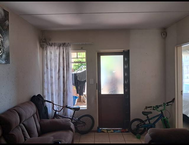 2 BEDROOM SECTIONAL TITLE FOR SALE IN COMET